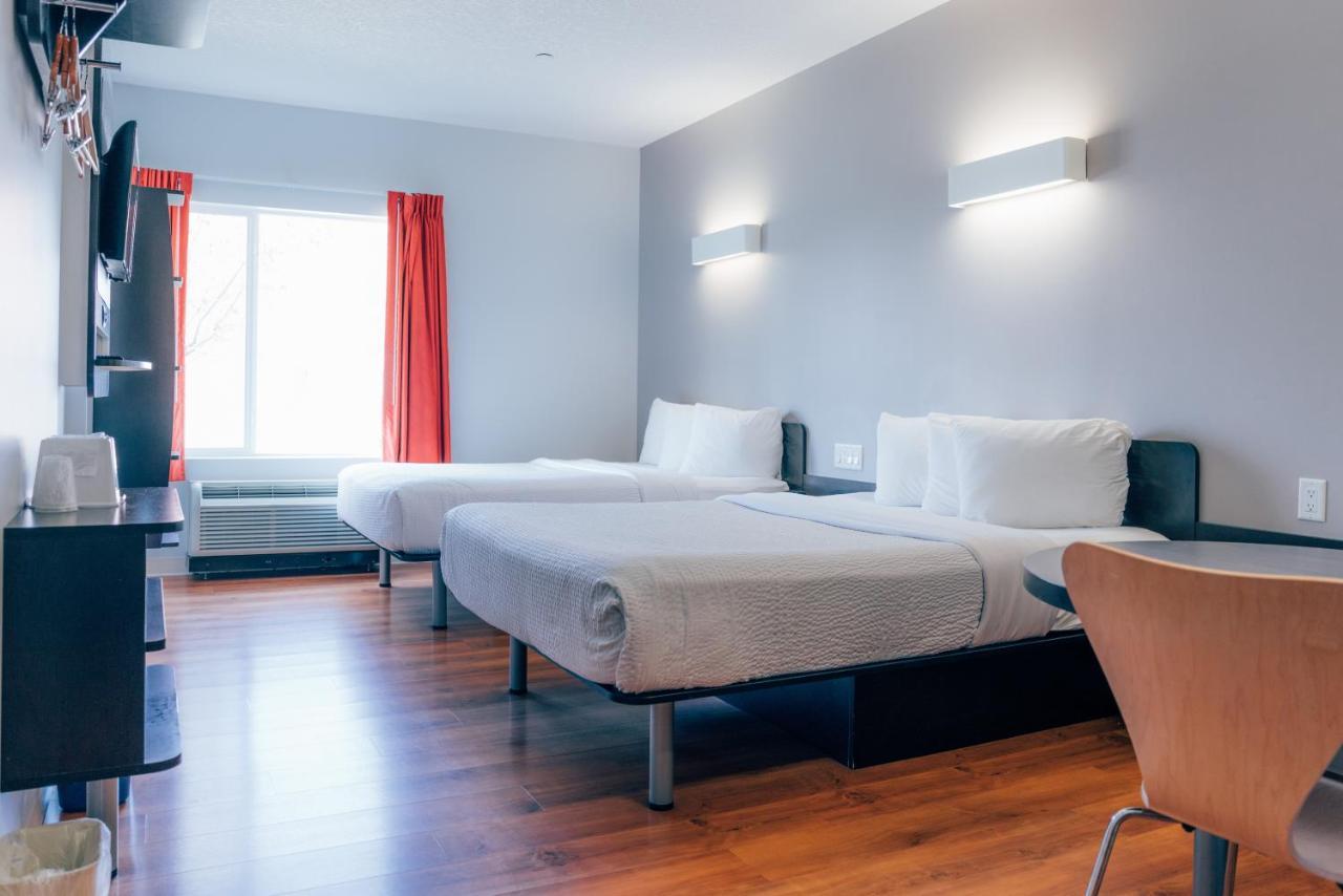 Motel 6 艾尔德里 外观 照片