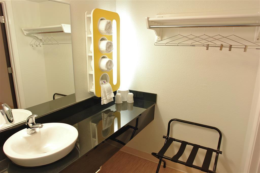 Motel 6 艾尔德里 客房 照片