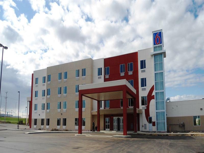 Motel 6 艾尔德里 外观 照片