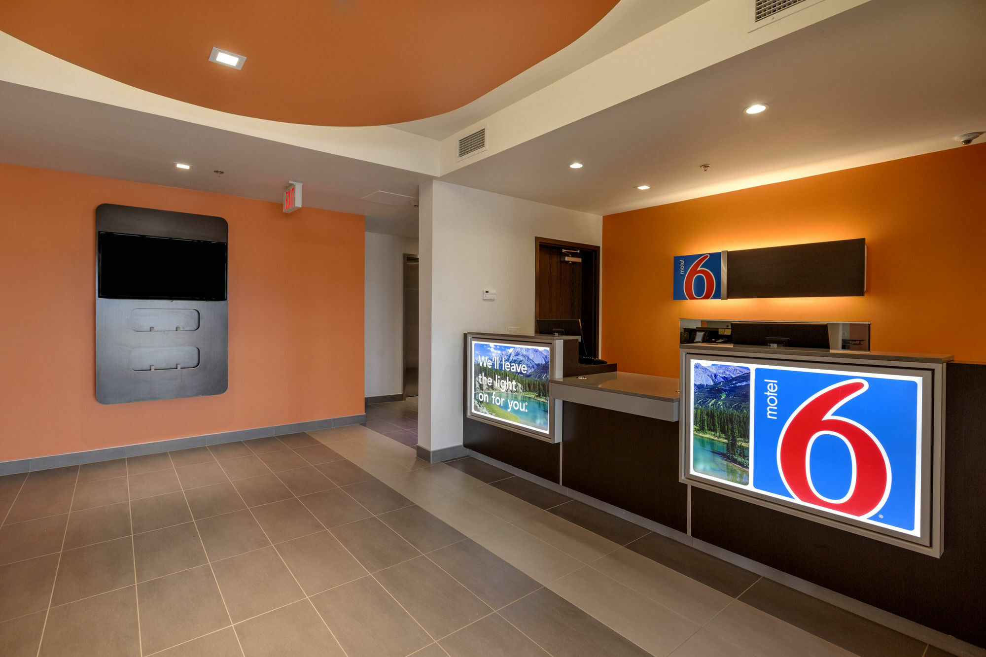 Motel 6 艾尔德里 外观 照片